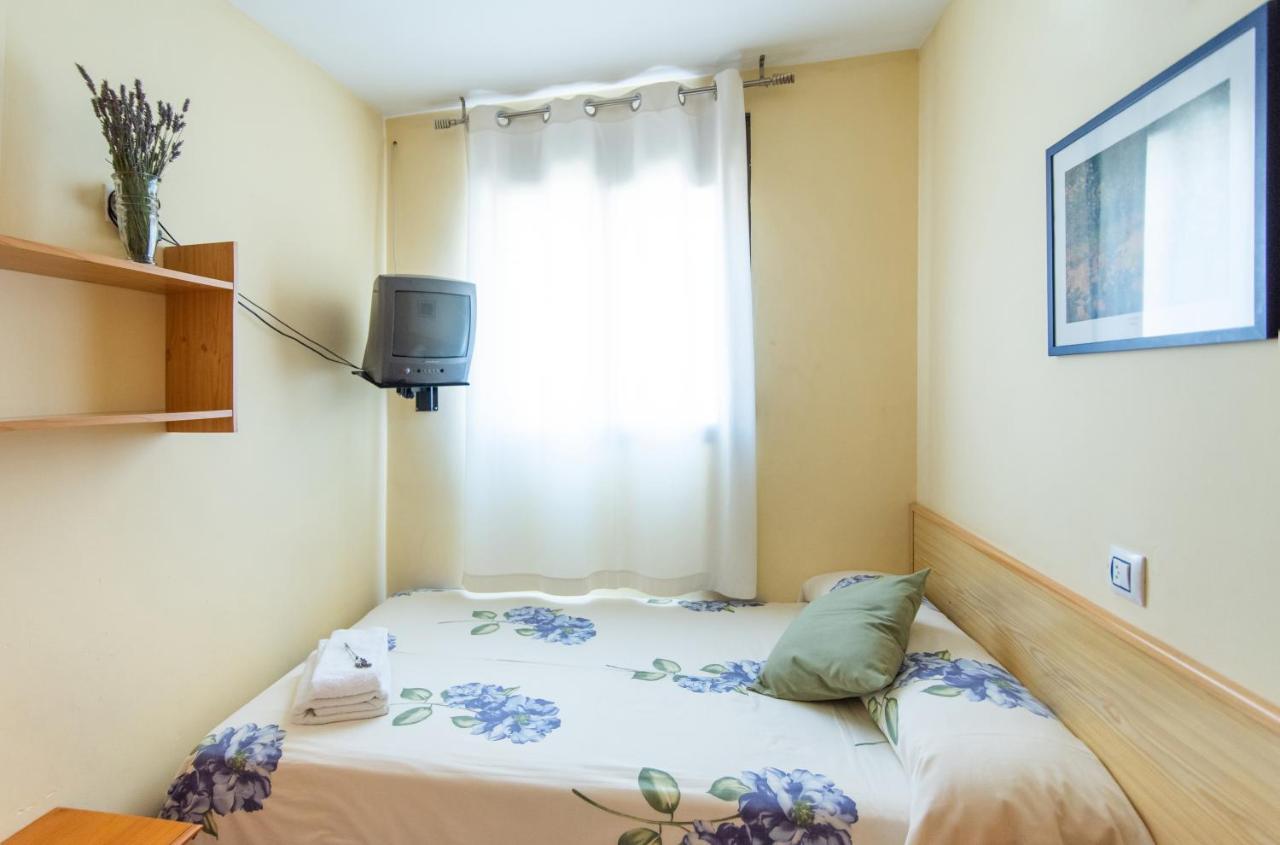 Apartamentos Maribel 卡拉塞特 外观 照片