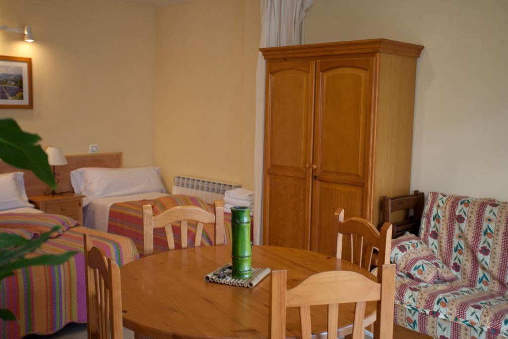 Apartamentos Maribel 卡拉塞特 外观 照片