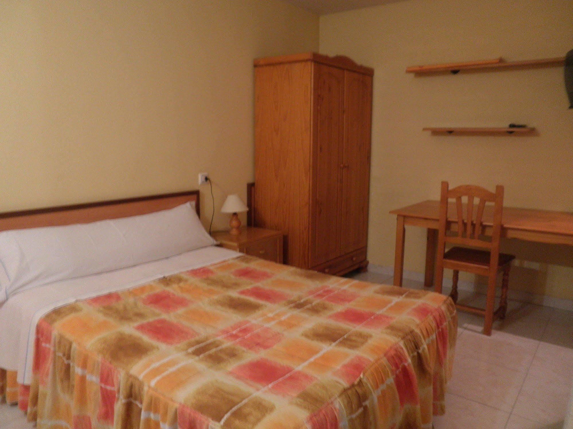 Apartamentos Maribel 卡拉塞特 外观 照片