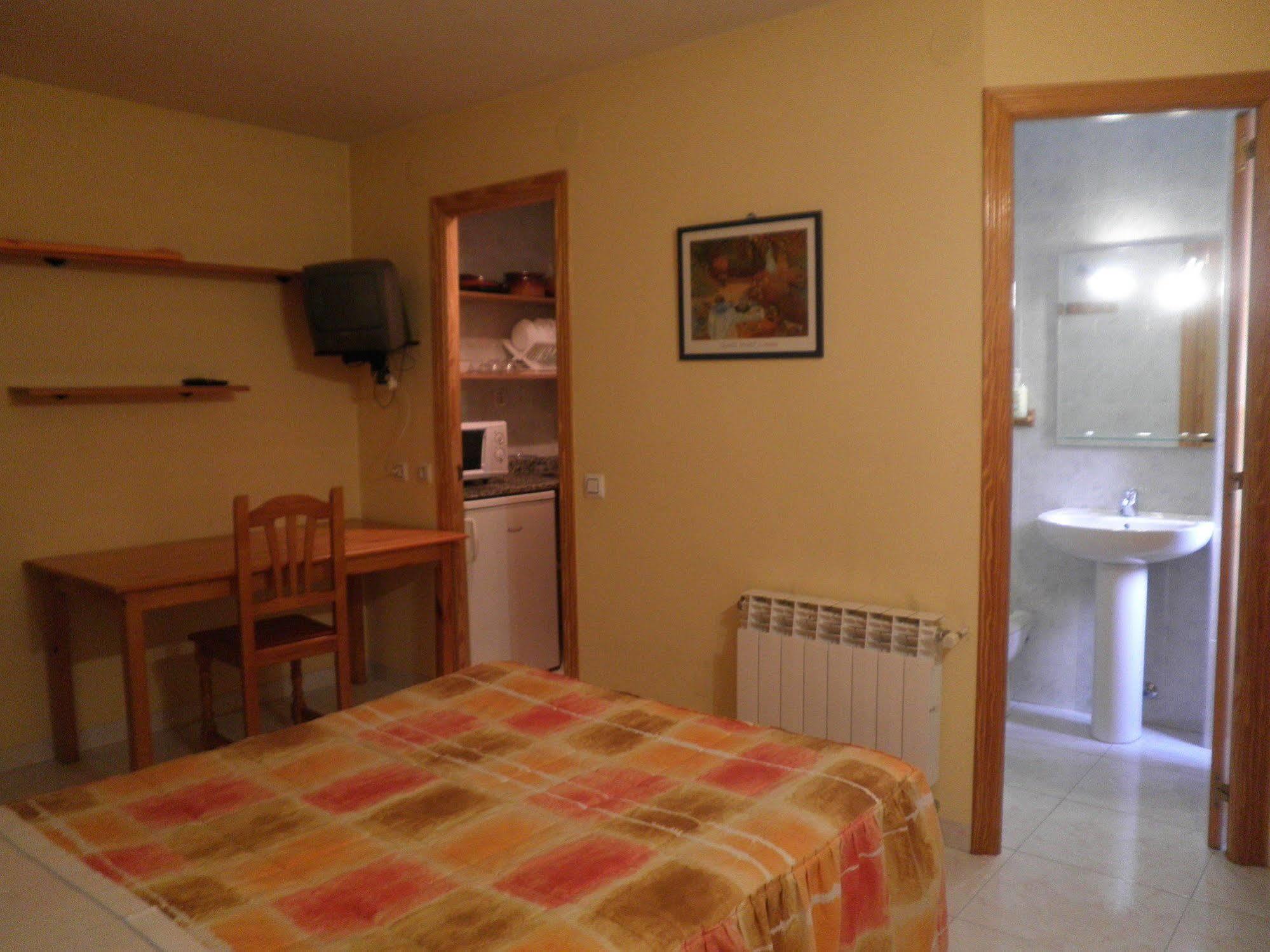 Apartamentos Maribel 卡拉塞特 外观 照片